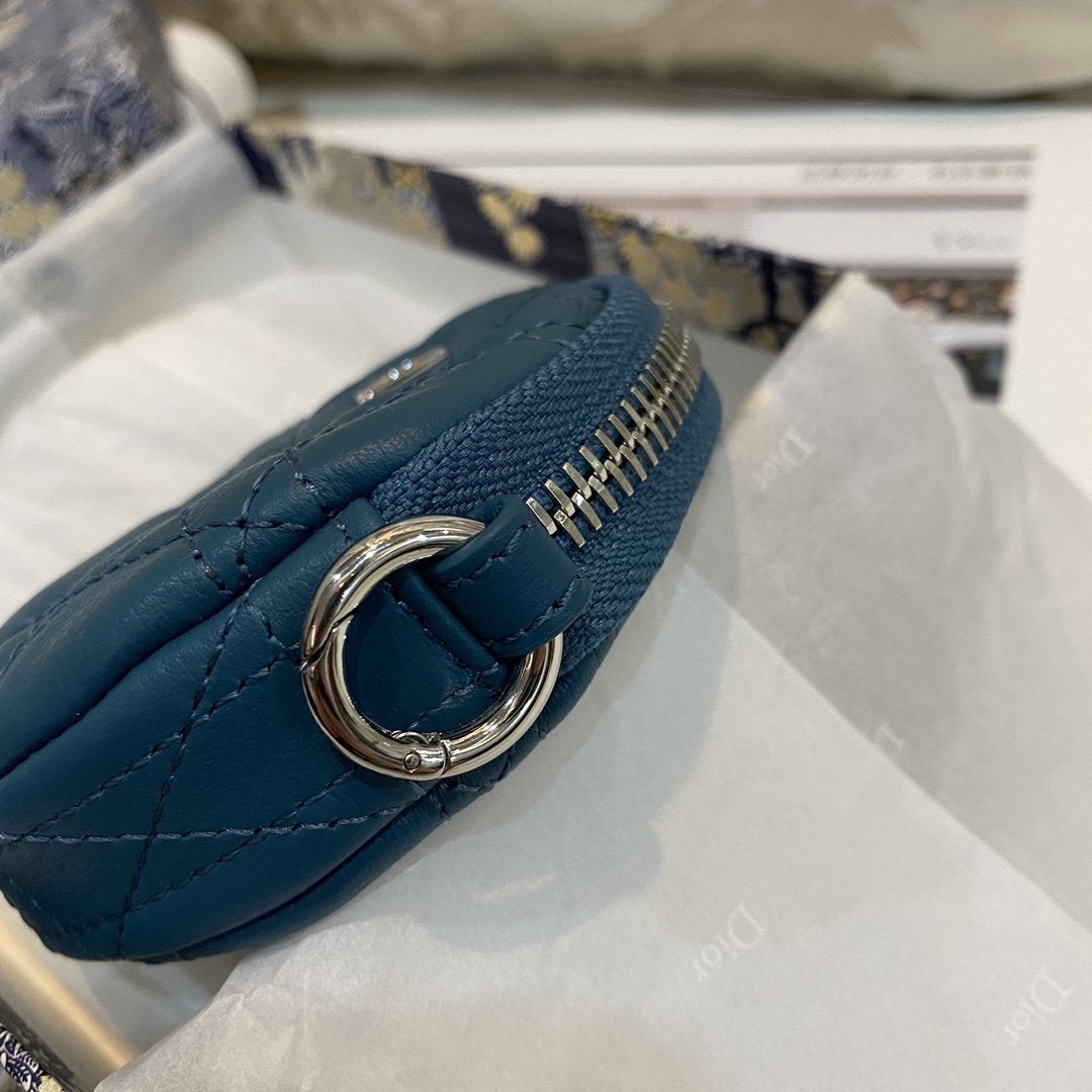 DETACHABLE CARO ROUND COIN PURSE DEEP OCEAN BLUE CANNAGE CALFSKIN Amelia