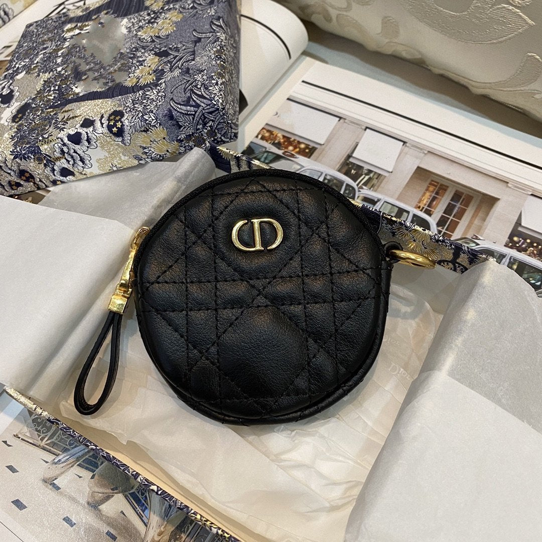 DETACHABLE CARO ROUND COIN PURSE BLACK CANNAGE CALFSKIN Amelia