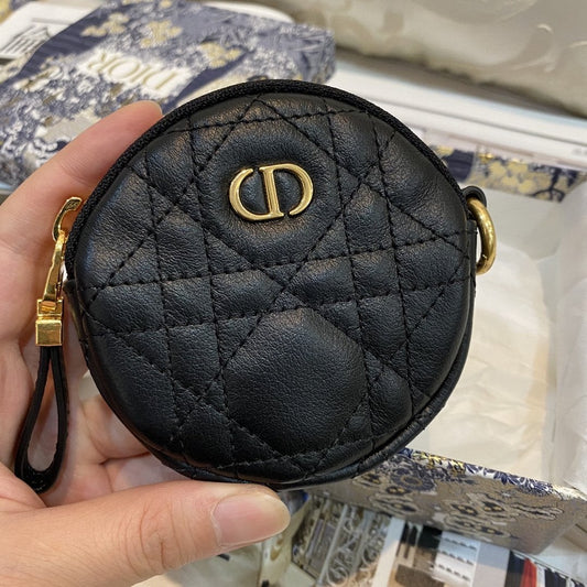 DETACHABLE CARO ROUND COIN PURSE BLACK CANNAGE CALFSKIN Amelia