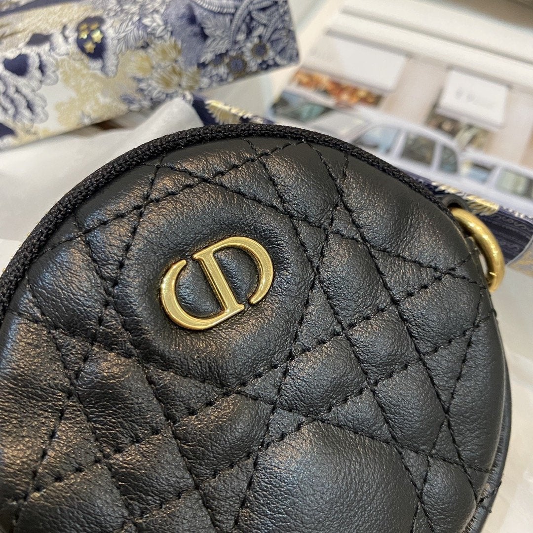 DETACHABLE CARO ROUND COIN PURSE BLACK CANNAGE CALFSKIN Amelia