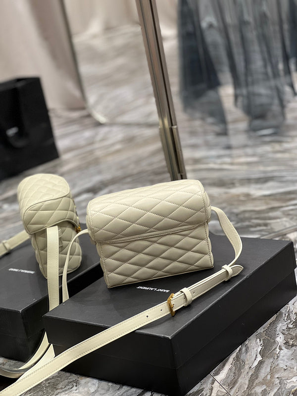 Amelia - YSL Bag - 1794