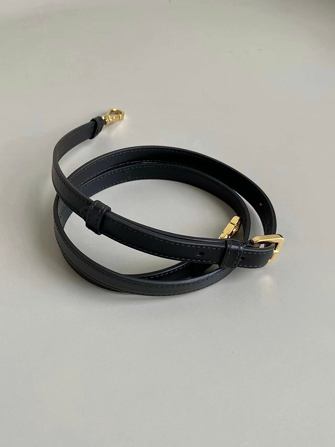 SMALL BOSTON 22 BLACK BOX CALFSKIN Amelia