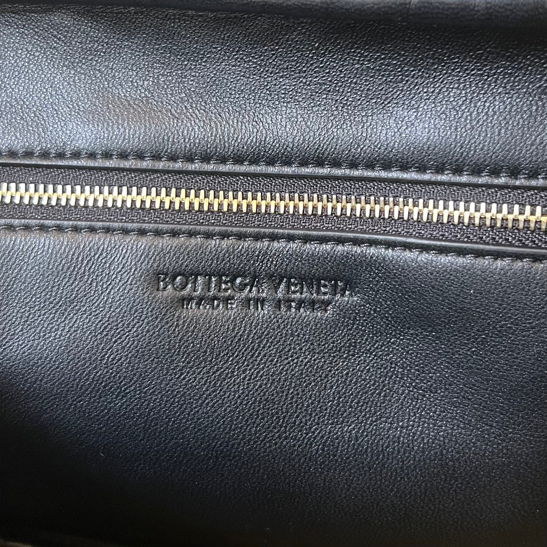 Amelia GETAWAY SMALL 23CM BLACK LAMBSKIN Amelia
