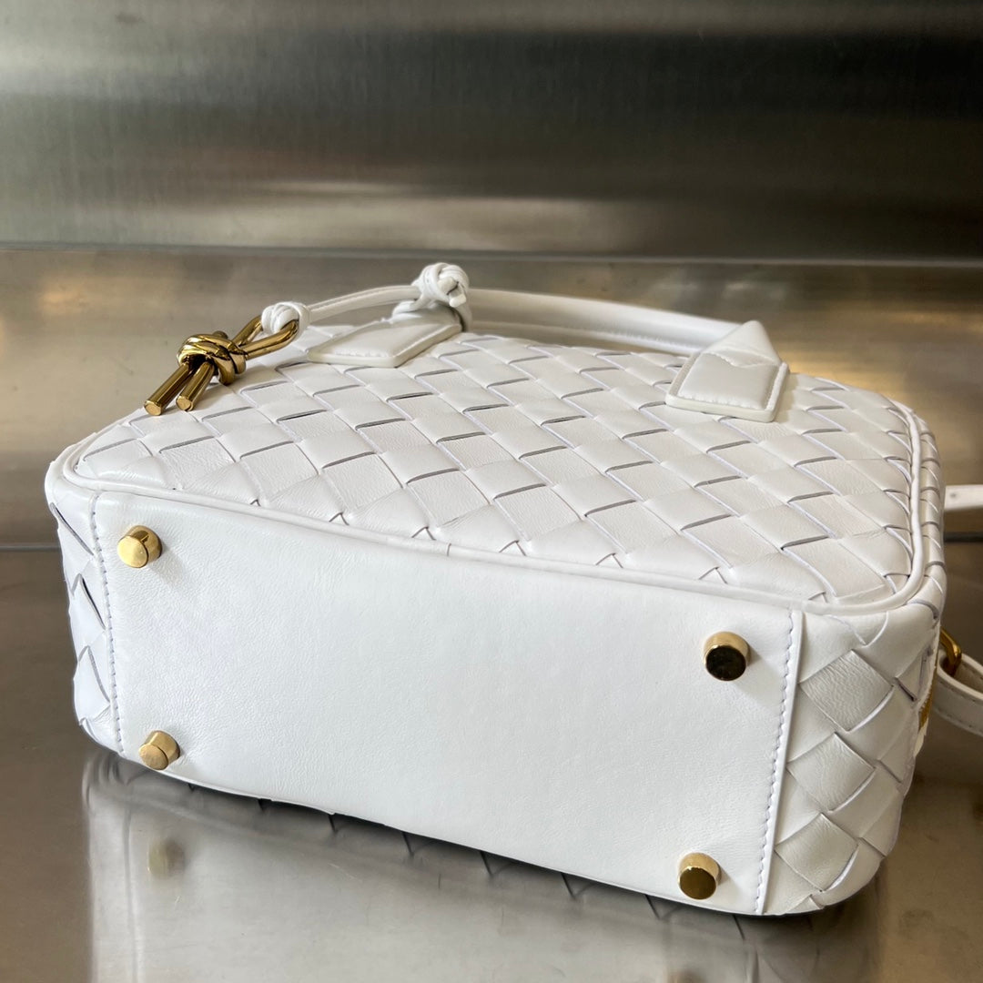 Amelia GETAWAY SMALL 23CM WHITE LAMBSKIN Amelia