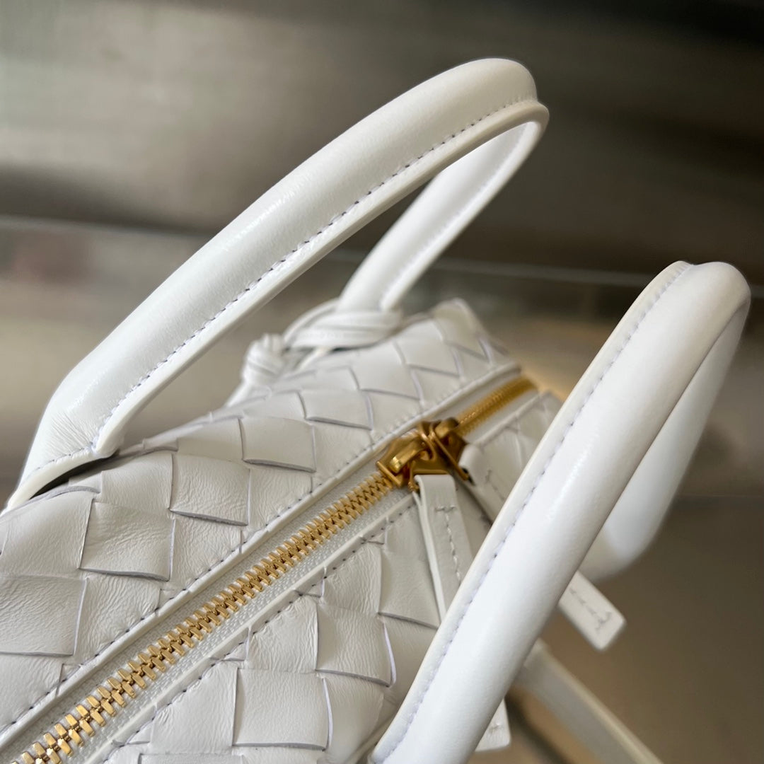 Amelia GETAWAY SMALL 23CM WHITE LAMBSKIN Amelia