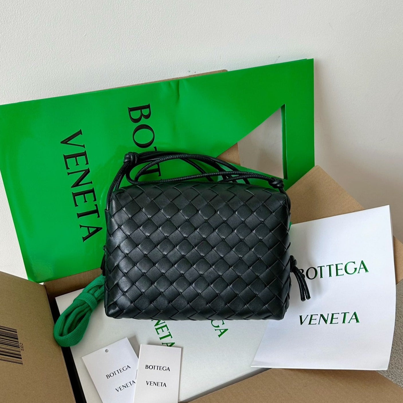 Amelia LOOP SMALL 23CM BLACK CALFSKIN Amelia Amelia