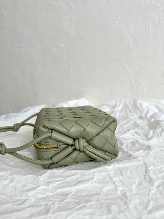 Amelia LOOP MINI 17CM KHAKI CALFSKIN