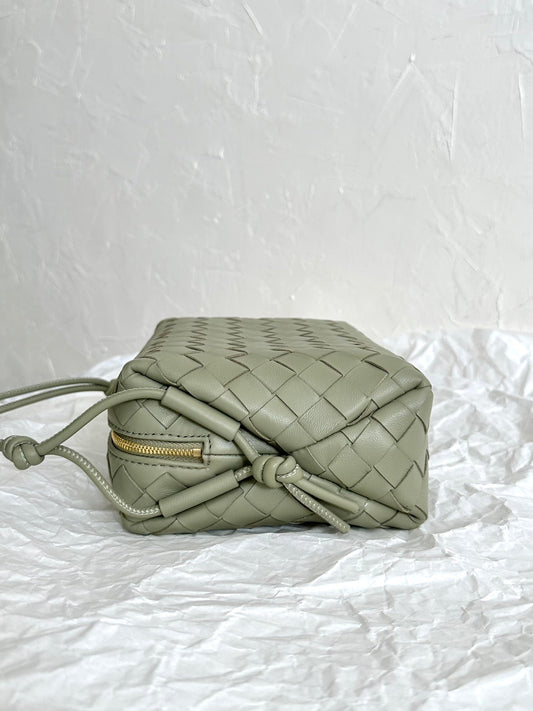 Amelia LOOP SMALL 23CM KHAKI CALFSKIN