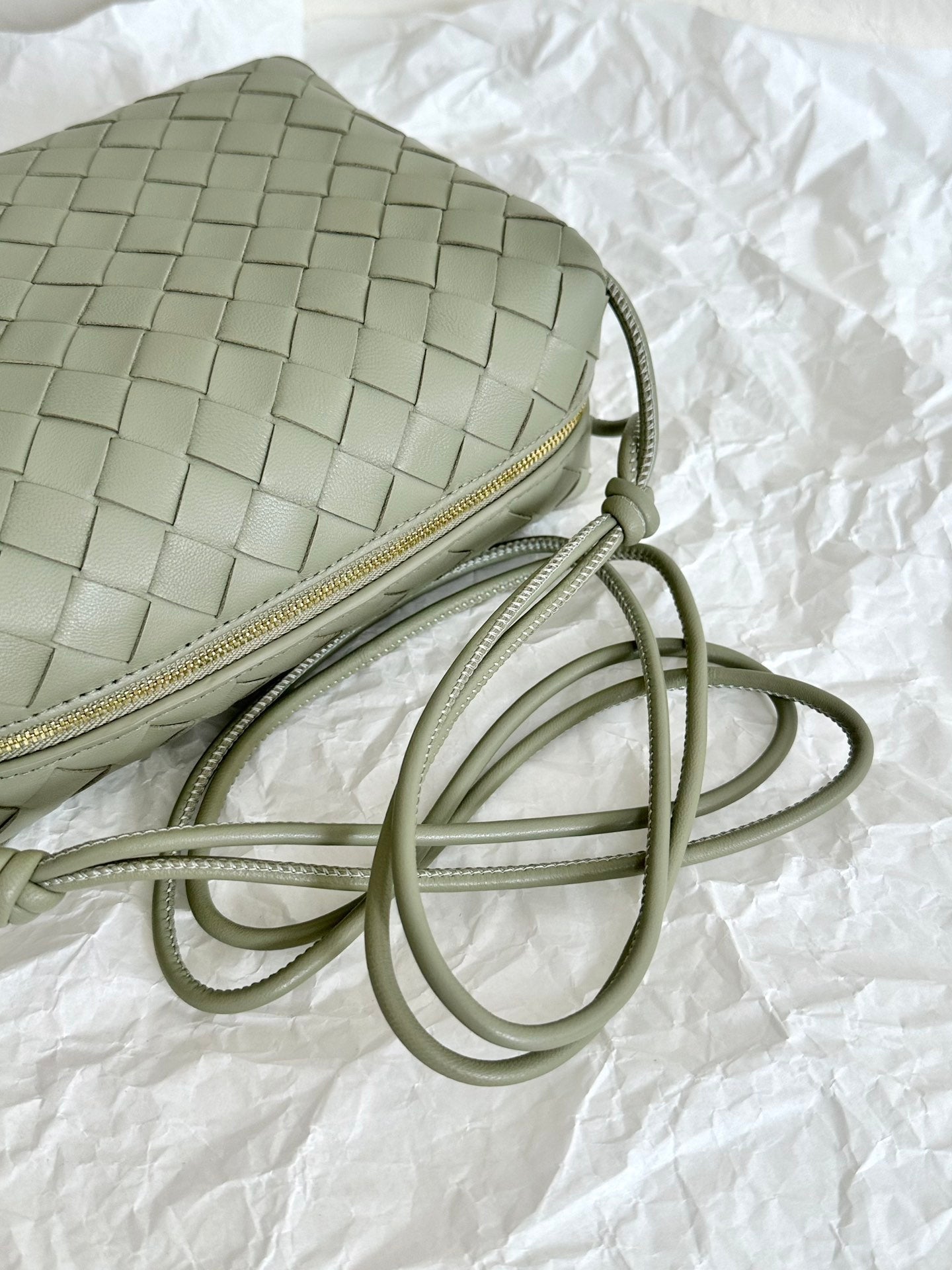 Amelia LOOP SMALL 23CM KHAKI CALFSKIN