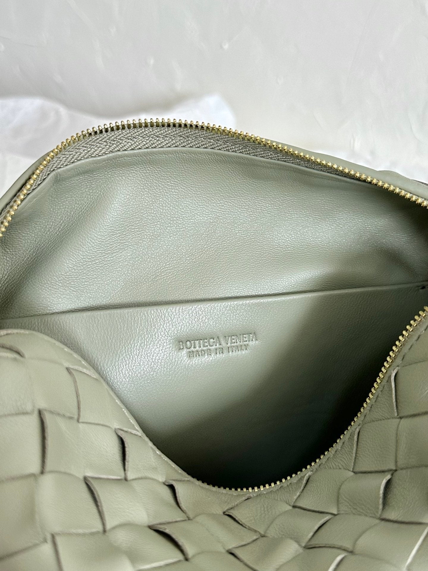Amelia LOOP SMALL 23CM KHAKI CALFSKIN