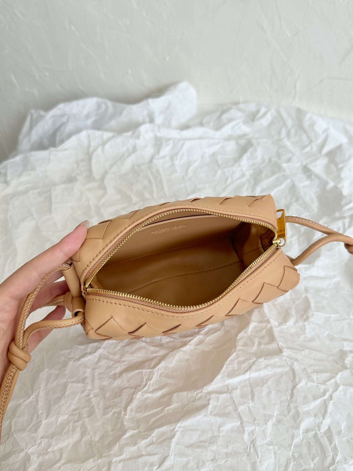 Amelia LOOP MINI 17CM BEIGE CALFSKIN