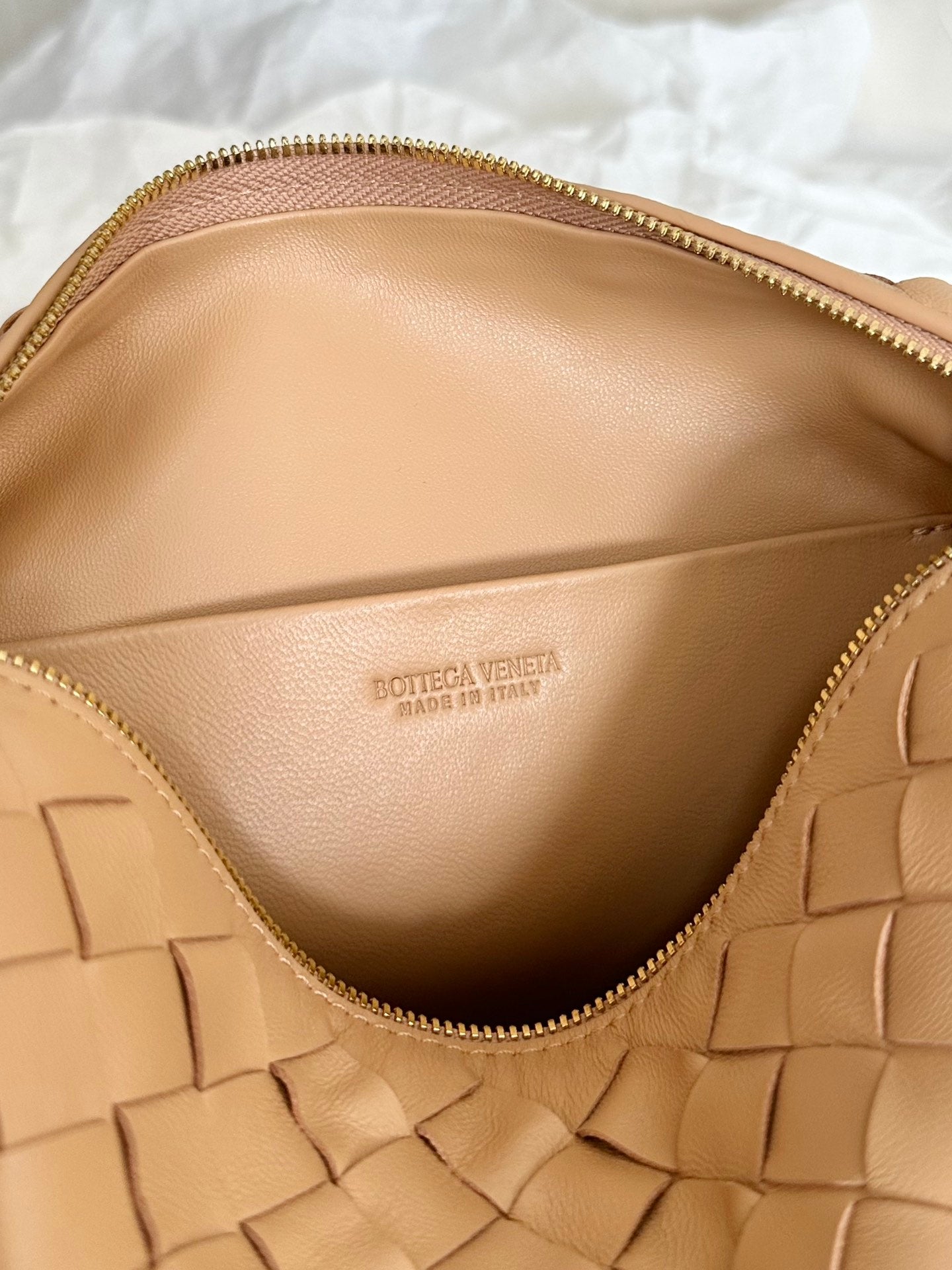 Amelia LOOP SMALL 23CM BEIGE CALFSKIN Amelia