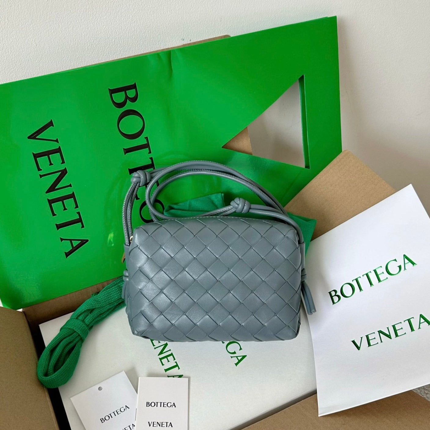 Amelia LOOP MINI 17CM GREY CALFSKIN