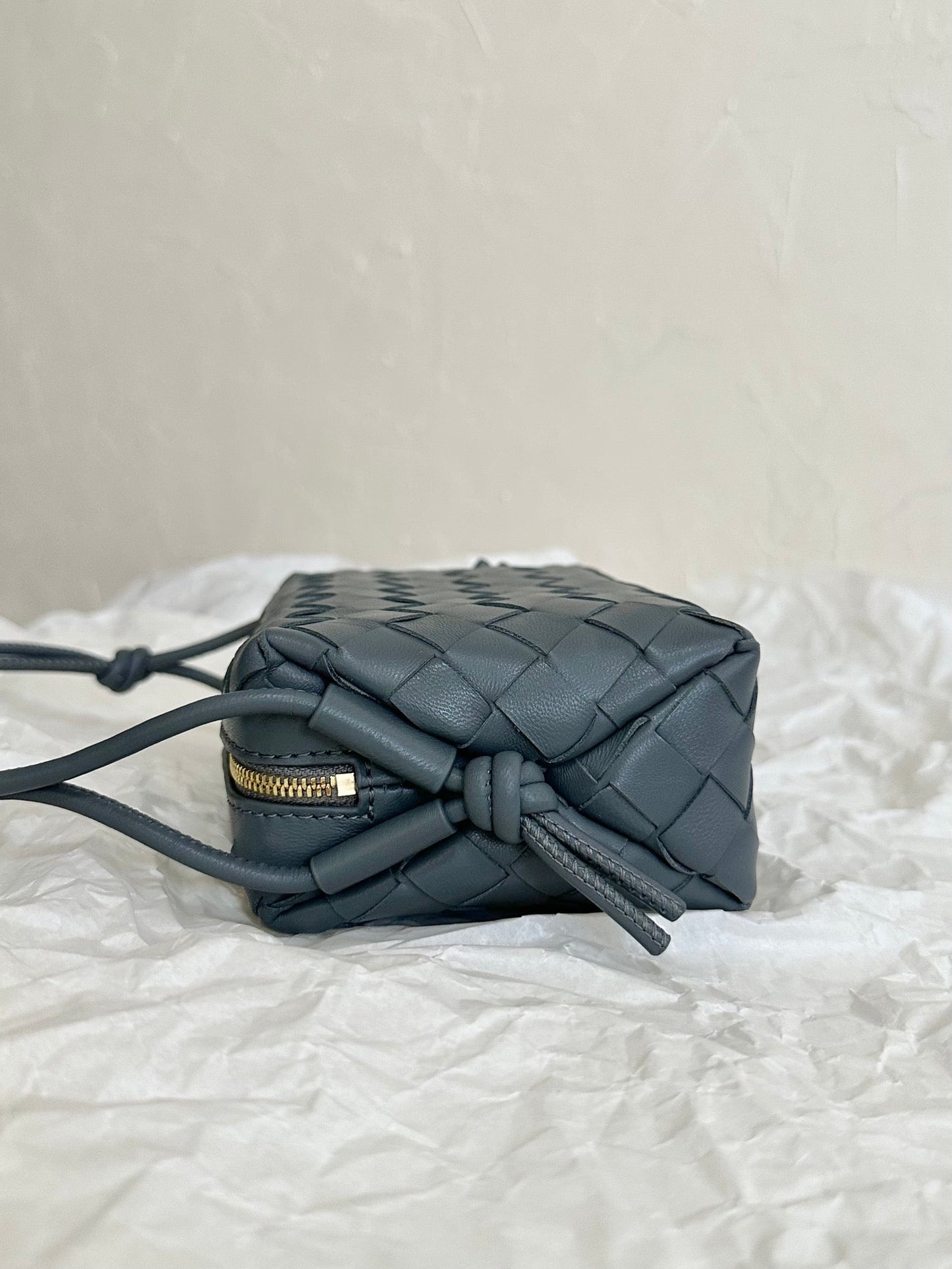 Amelia LOOP MINI 17CM GREY CALFSKIN