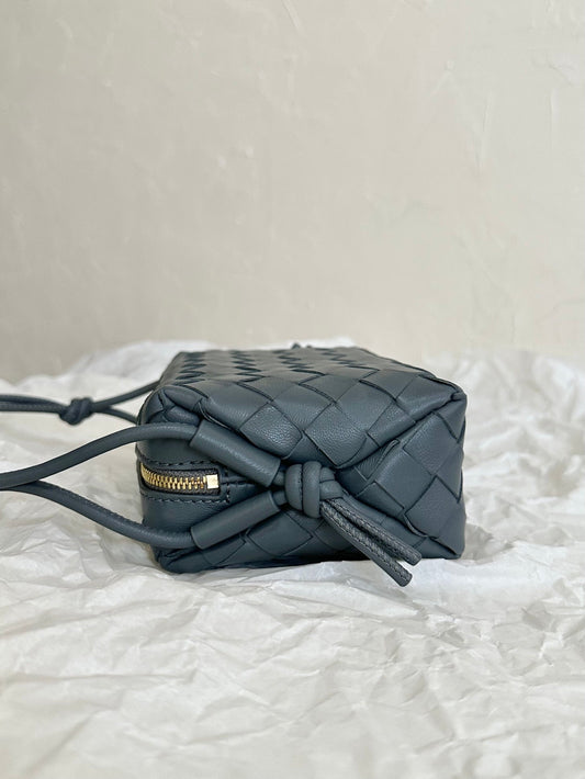 Amelia LOOP MINI 17CM GREY CALFSKIN