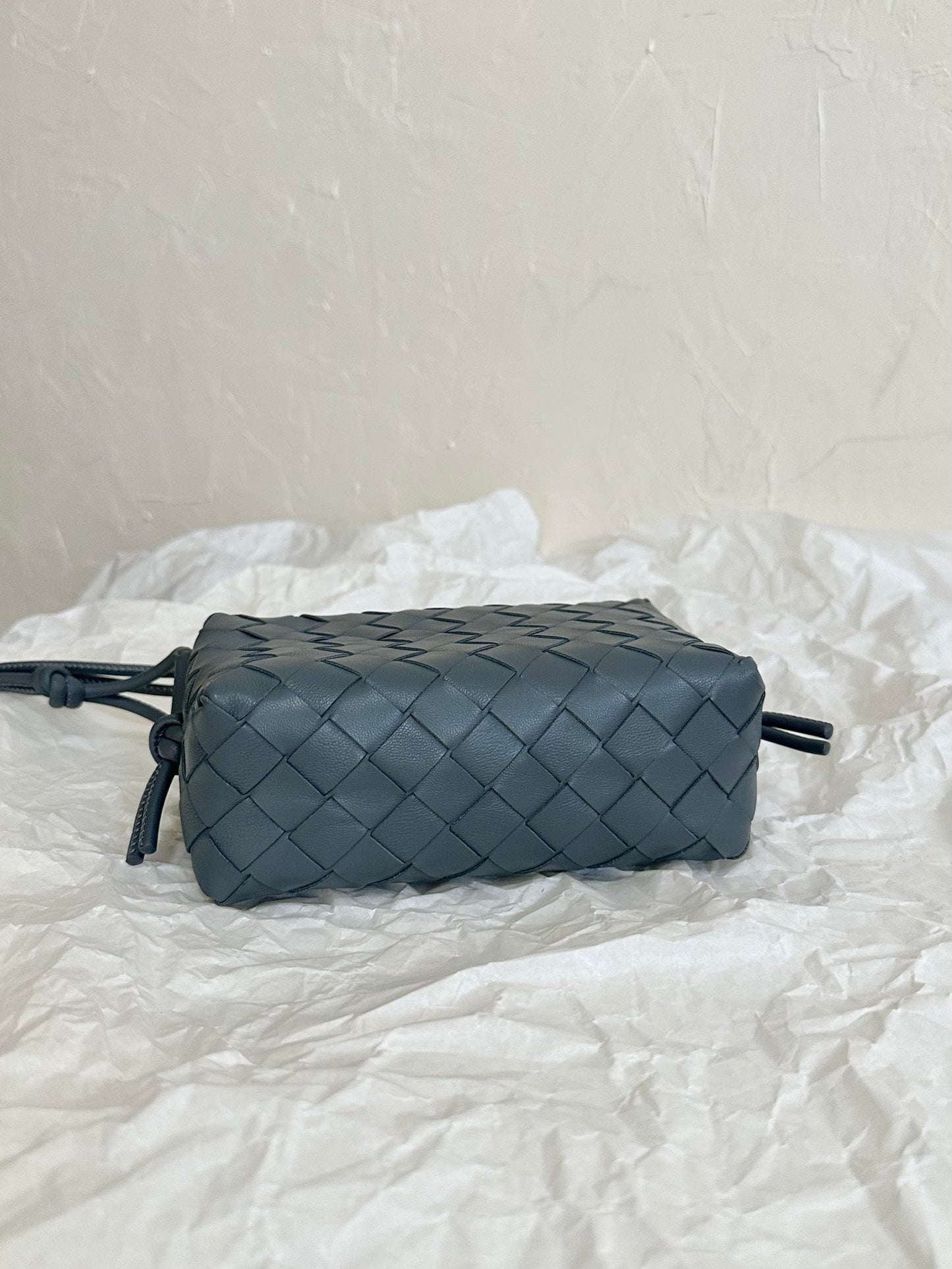 Amelia LOOP MINI 17CM GREY CALFSKIN Amelia