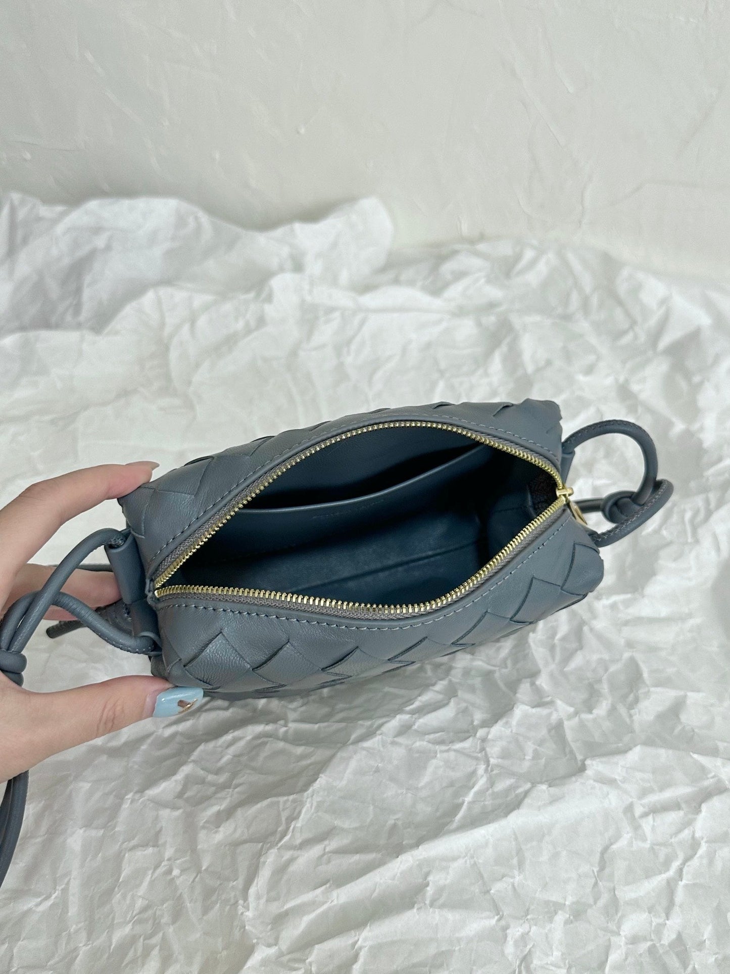 Amelia LOOP MINI 17CM GREY CALFSKIN