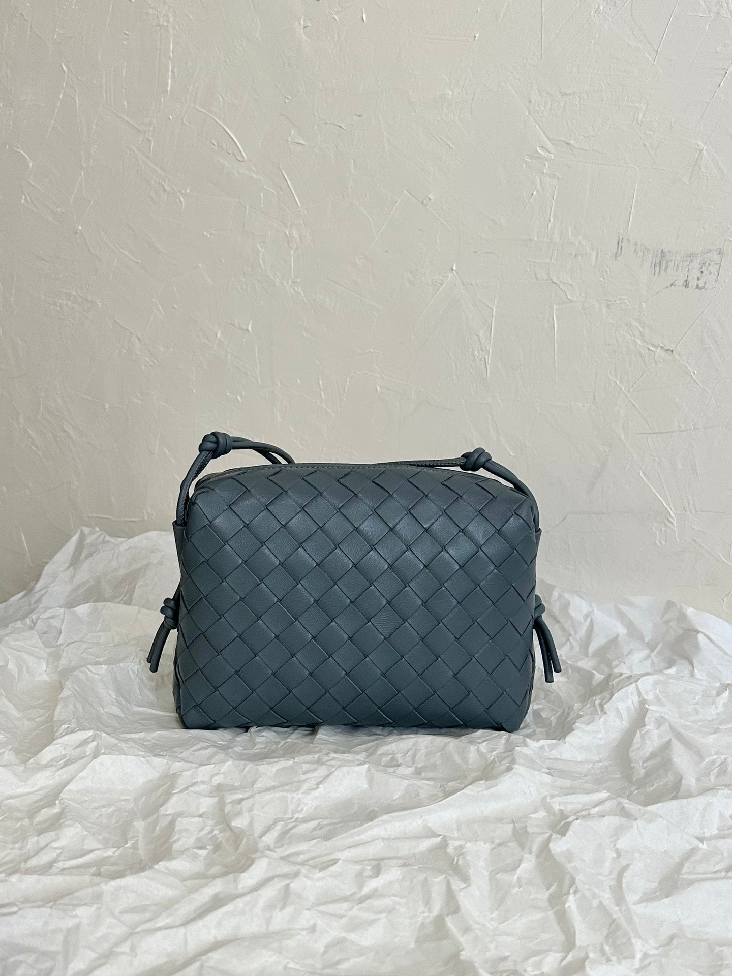 Amelia LOOP SMALL 23CM GREY CALFSKIN