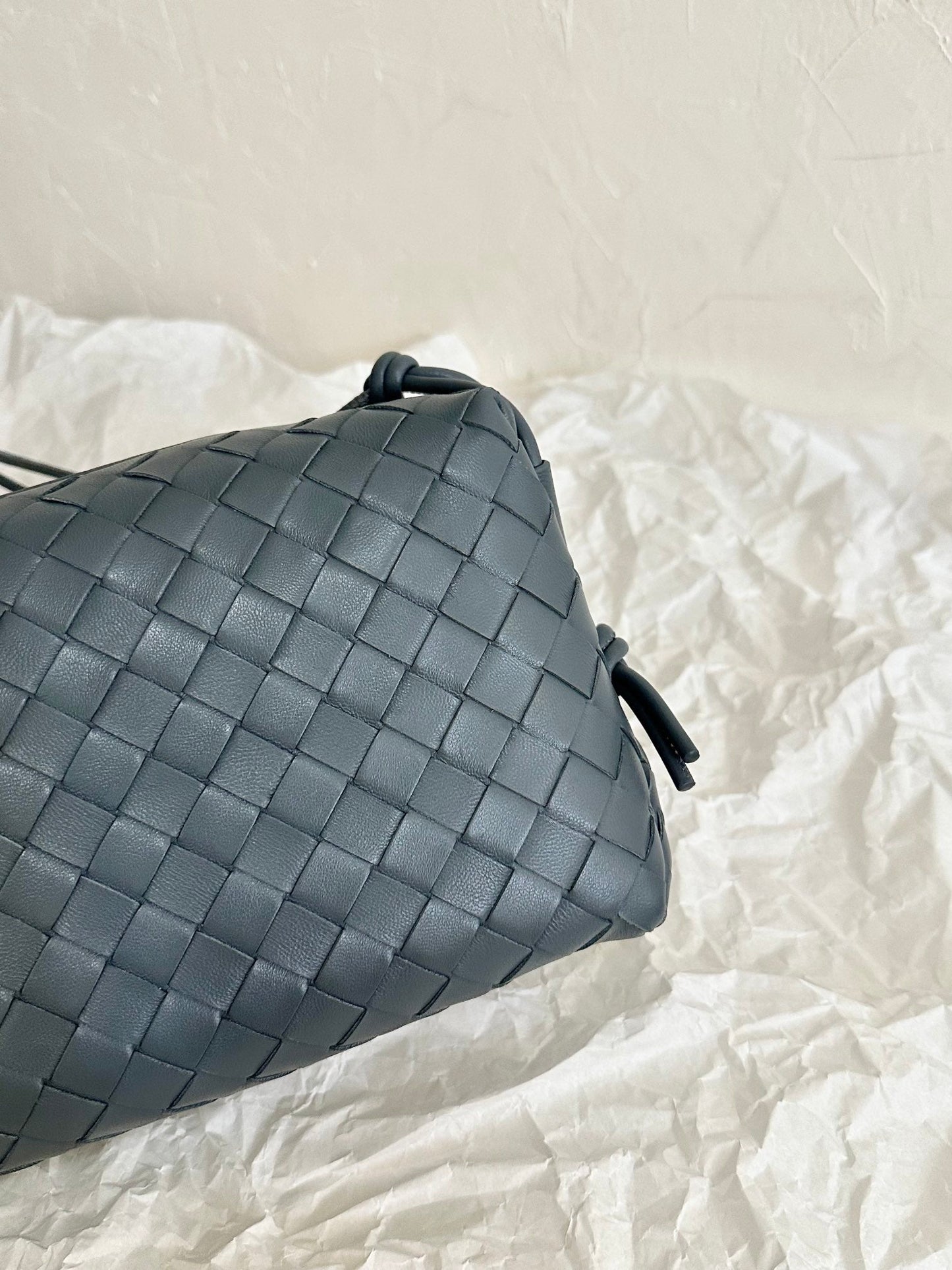 Amelia LOOP SMALL 23CM GREY CALFSKIN Amelia