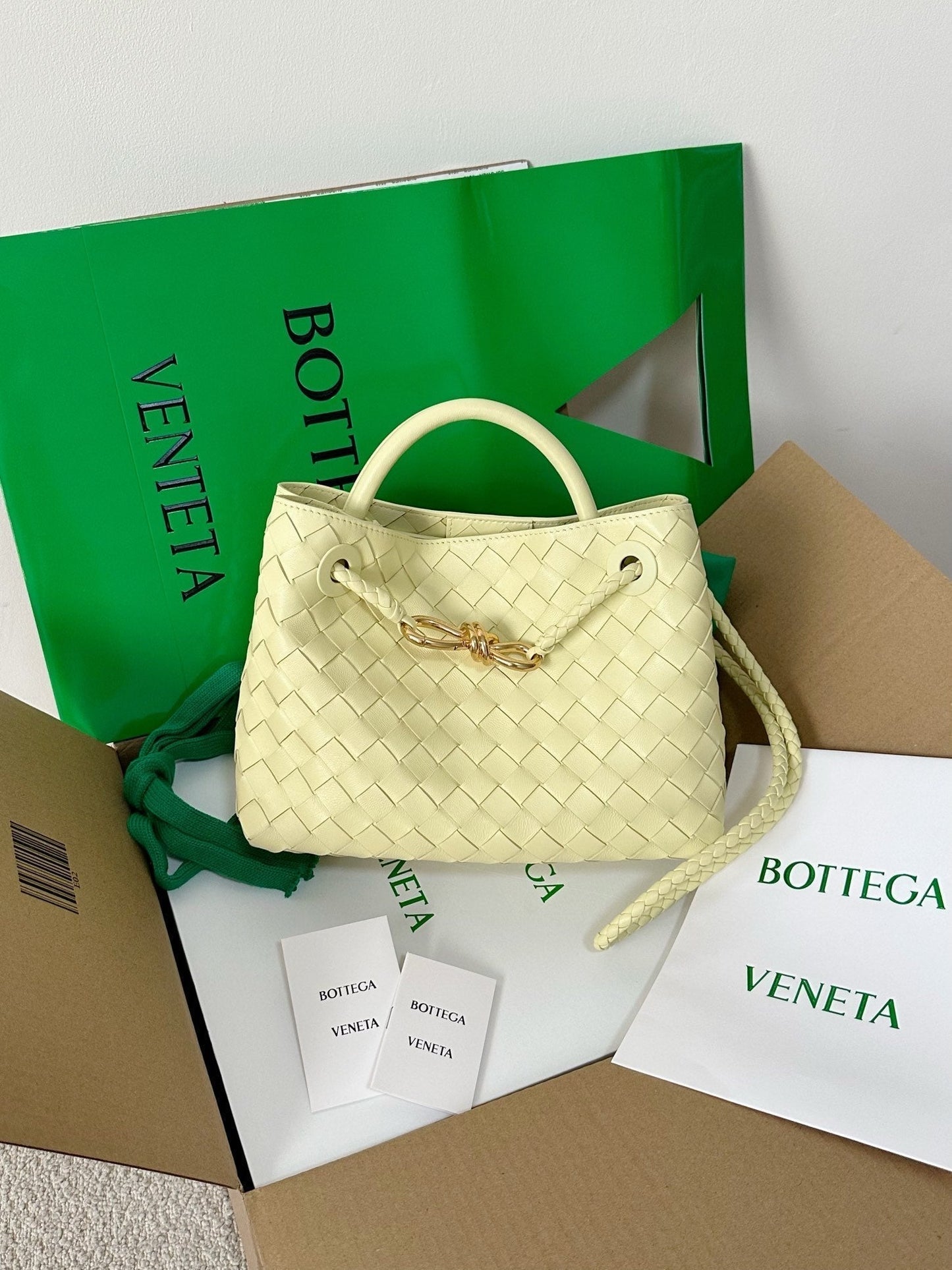Amelia SMALL ANDIAMO 25CM LIGHT YELLOW LAMBSKIN Amelia
