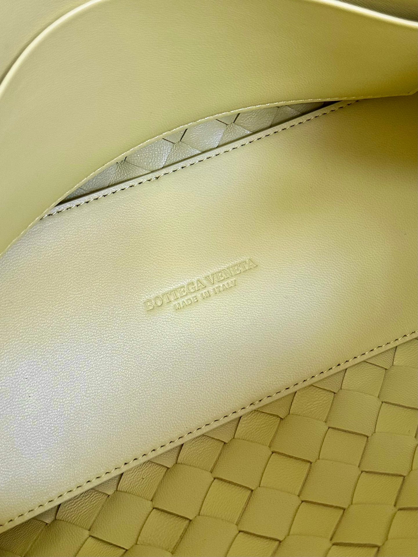 Amelia SMALL ANDIAMO 25CM LIGHT YELLOW LAMBSKIN Amelia Amelia