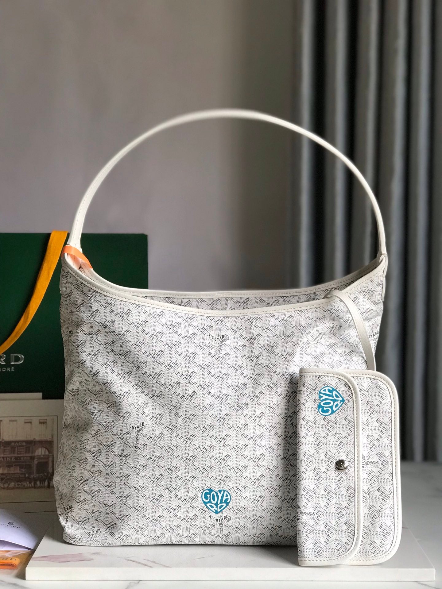 HOBO BOHEME 42CM WHITE CANVAS Amelia