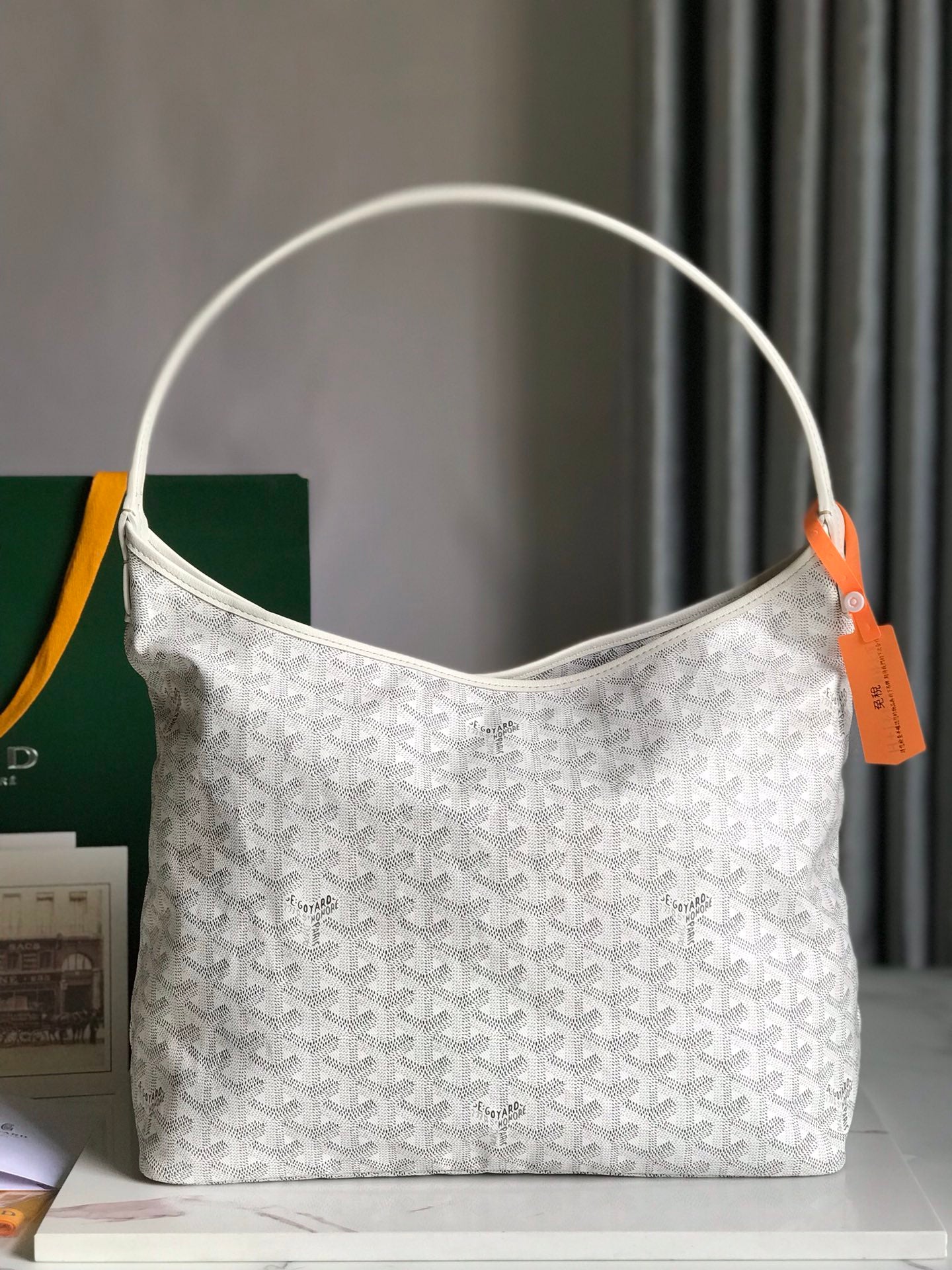 HOBO BOHEME 42CM WHITE CANVAS Amelia Amelia