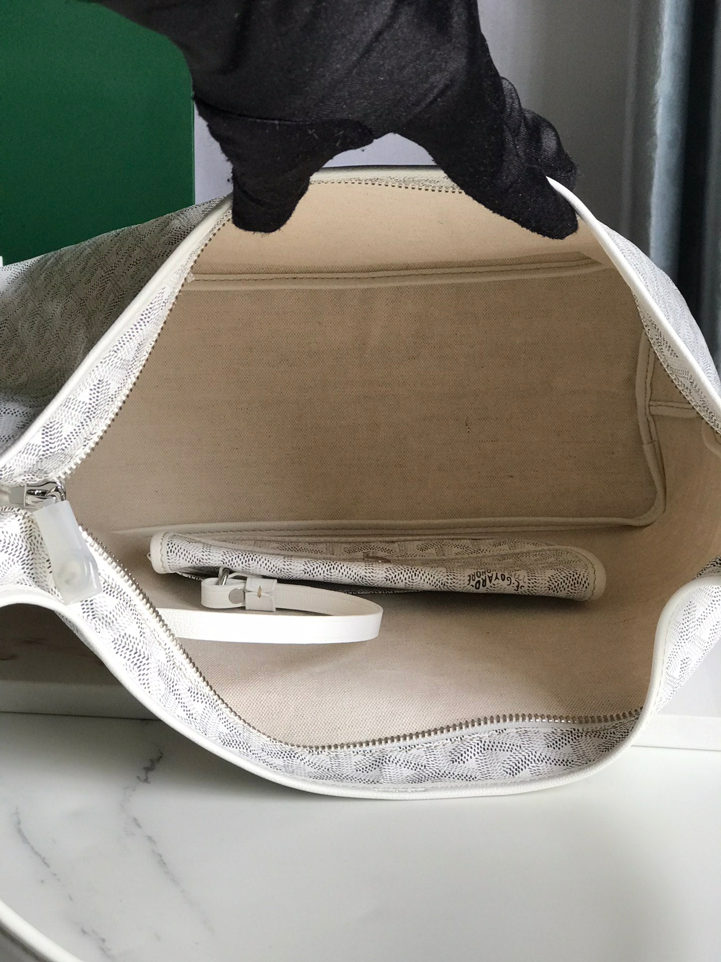 HOBO BOHEME 42CM WHITE CANVAS Amelia