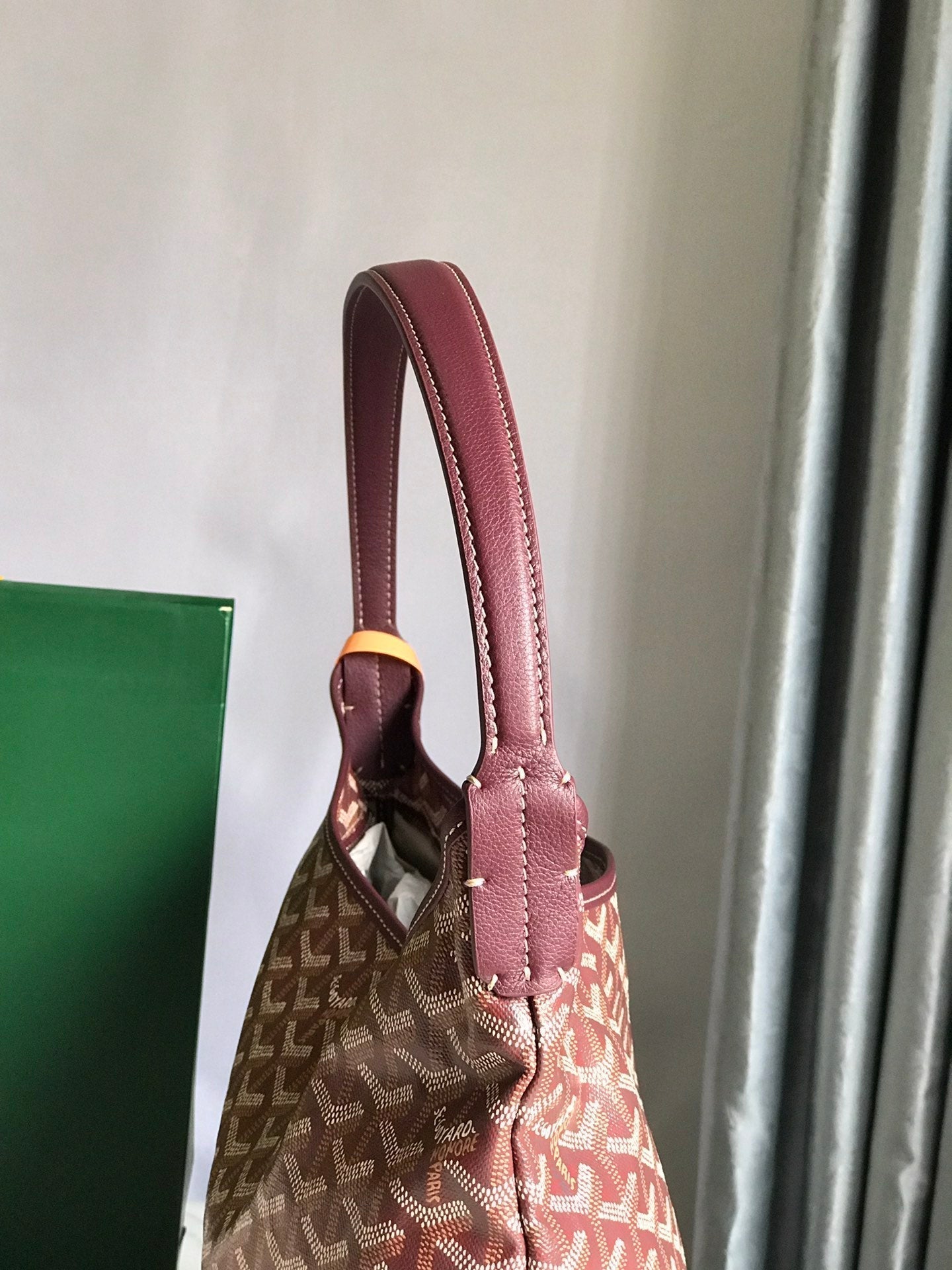 HOBO BOHEME 42CM RED CANVAS Amelia Amelia