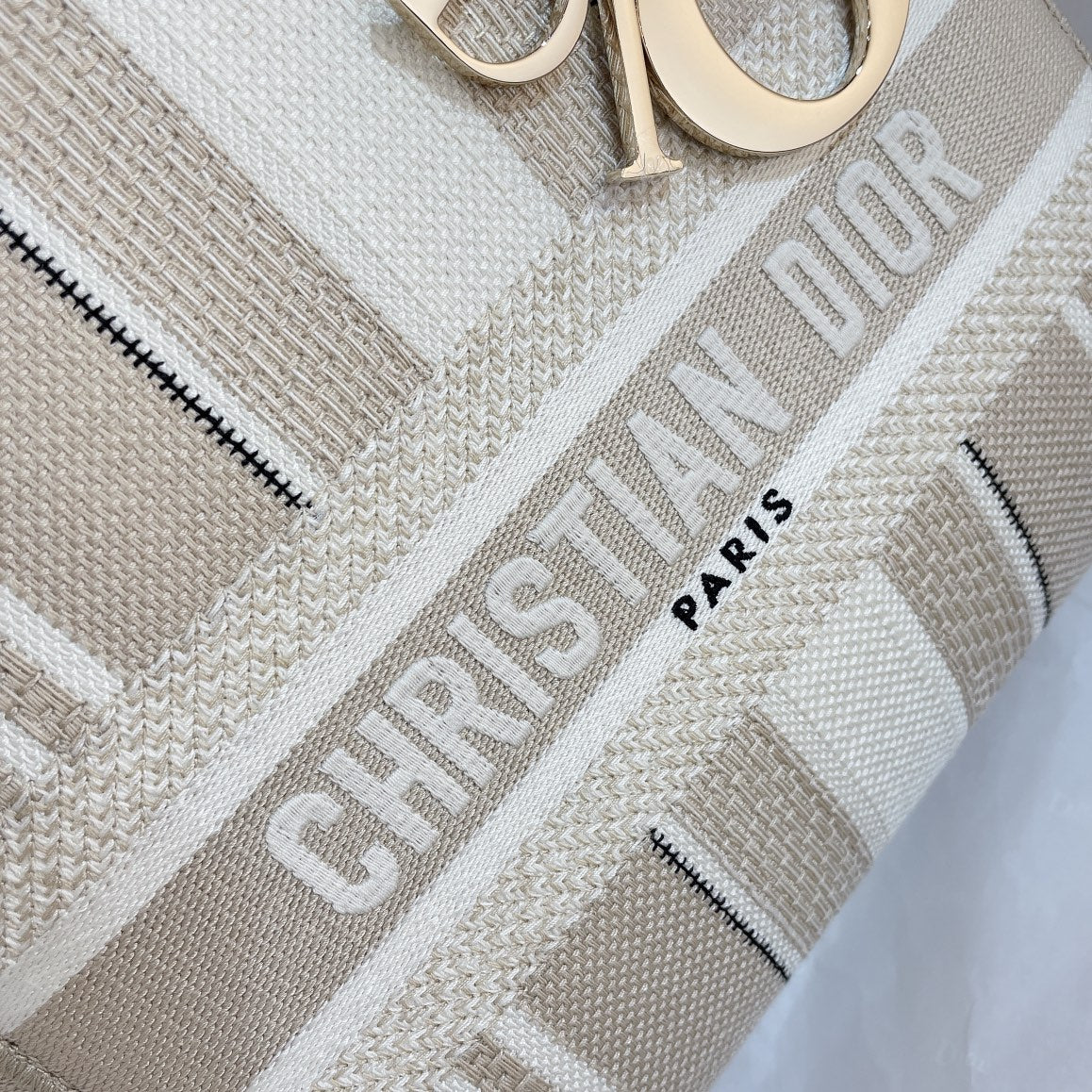 MEDIUM LADY-DLITE BAG BEIGE STRIPES EMBROIDERY Amelia