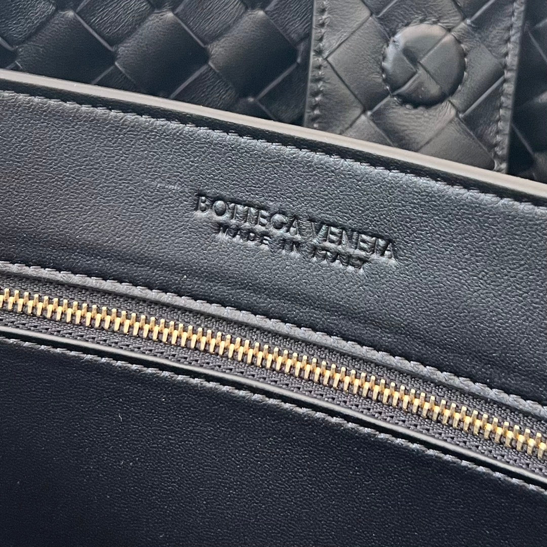 Amelia LARGE ANDIAMO 45CM BLACK LAMBSKIN