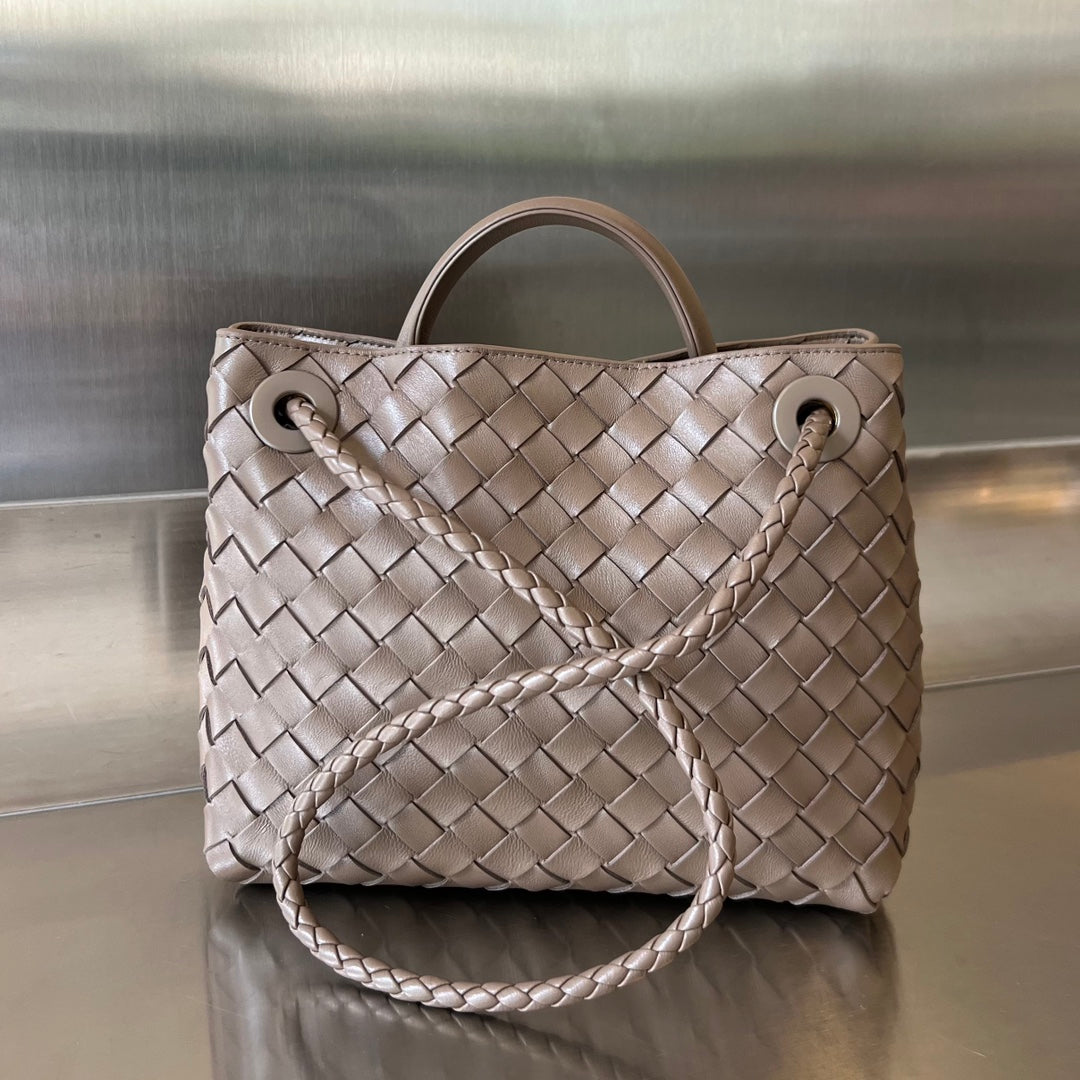 Amelia SMALL ANDIAMO 25CM CHOCOLATE LAMBSKIN