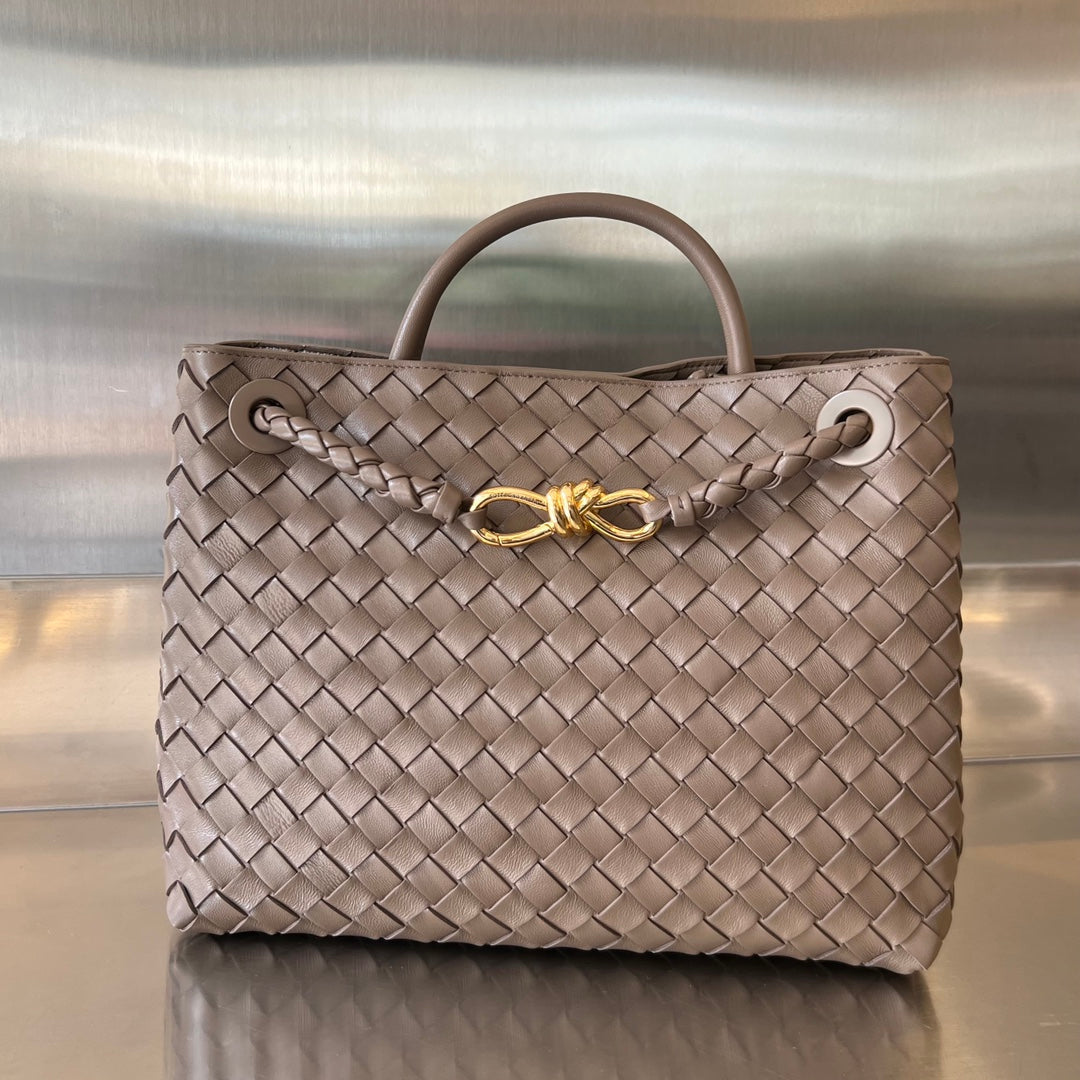 Amelia MEDIUM ANDIAMO 32CM CHOCOLATE LAMBSKIN Amelia