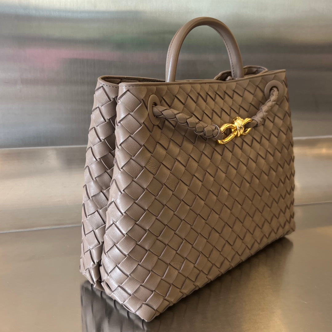 Amelia MEDIUM ANDIAMO 32CM CHOCOLATE LAMBSKIN Amelia