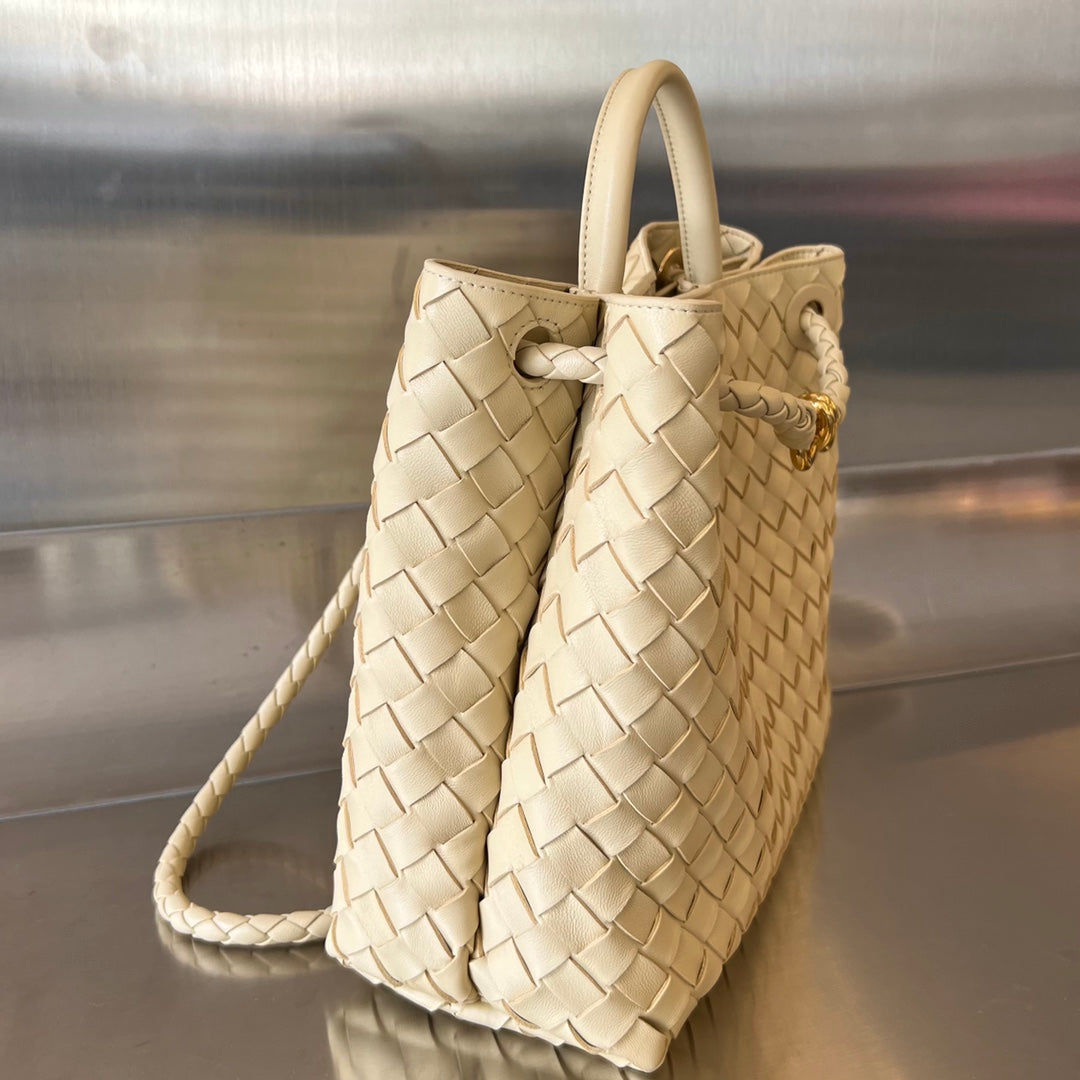 Amelia MEDIUM ANDIAMO 32CM BEIGE LAMBSKIN