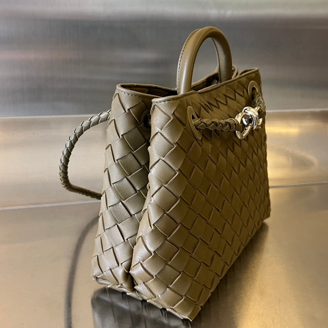 Amelia SMALL ANDIAMO 25CM DARK OLIVE LAMBSKIN Amelia