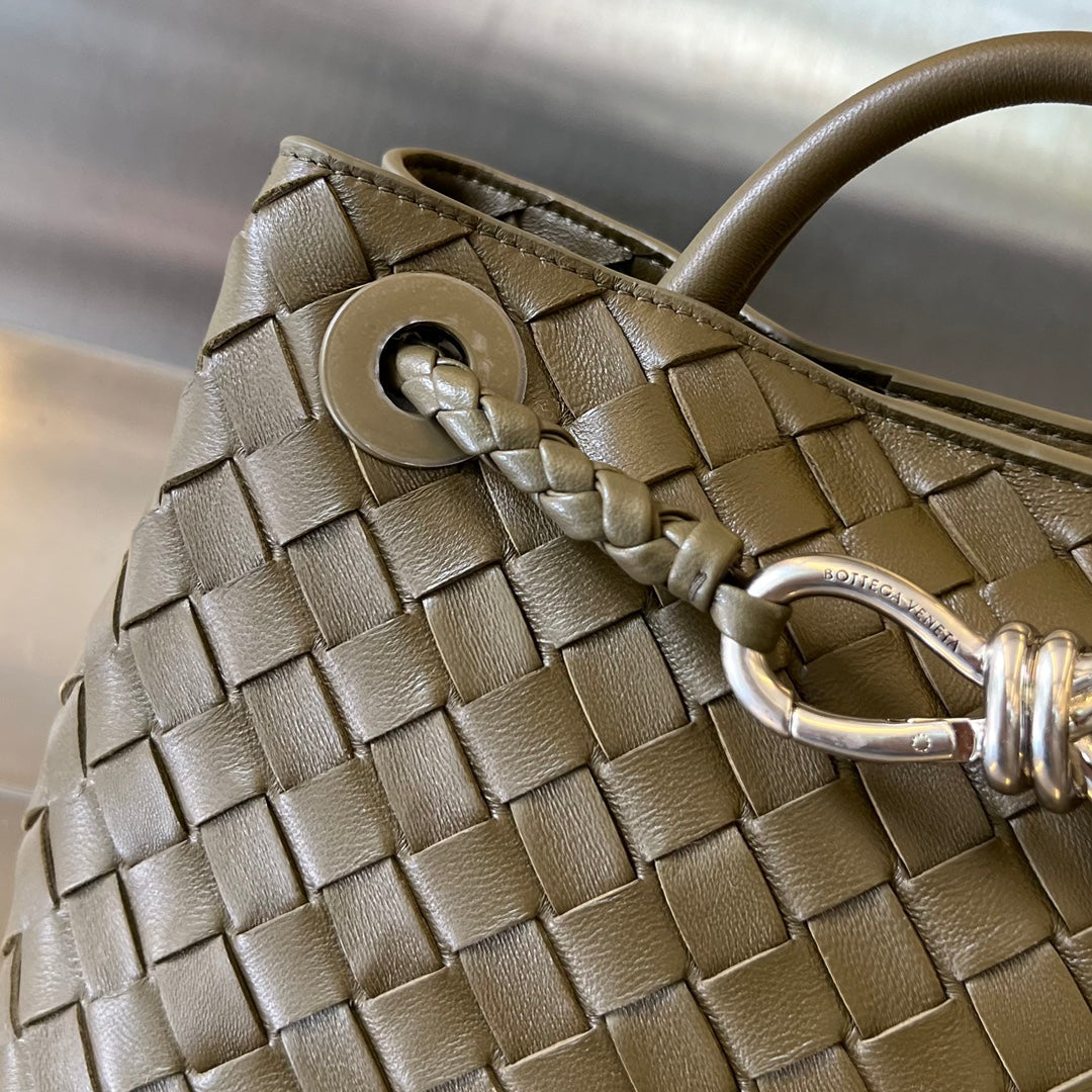 Amelia SMALL ANDIAMO 25CM DARK OLIVE LAMBSKIN Amelia