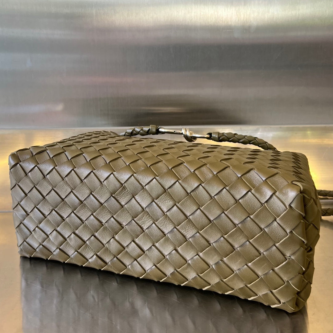 Amelia MEDIUM ANDIAMO 32CM OLIVE LAMBSKIN