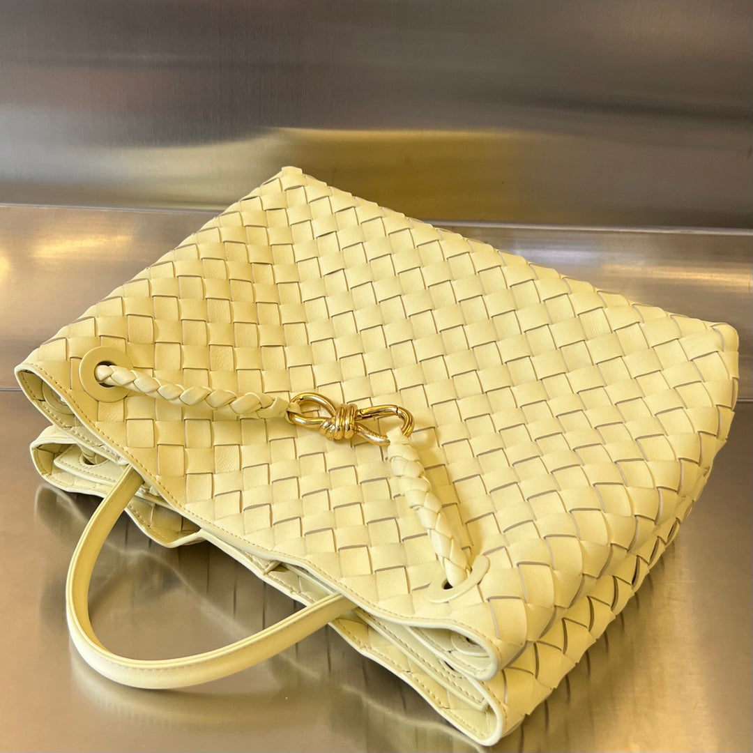 Amelia MEDIUM ANDIAMO 32CM LIME LAMBSKIN
