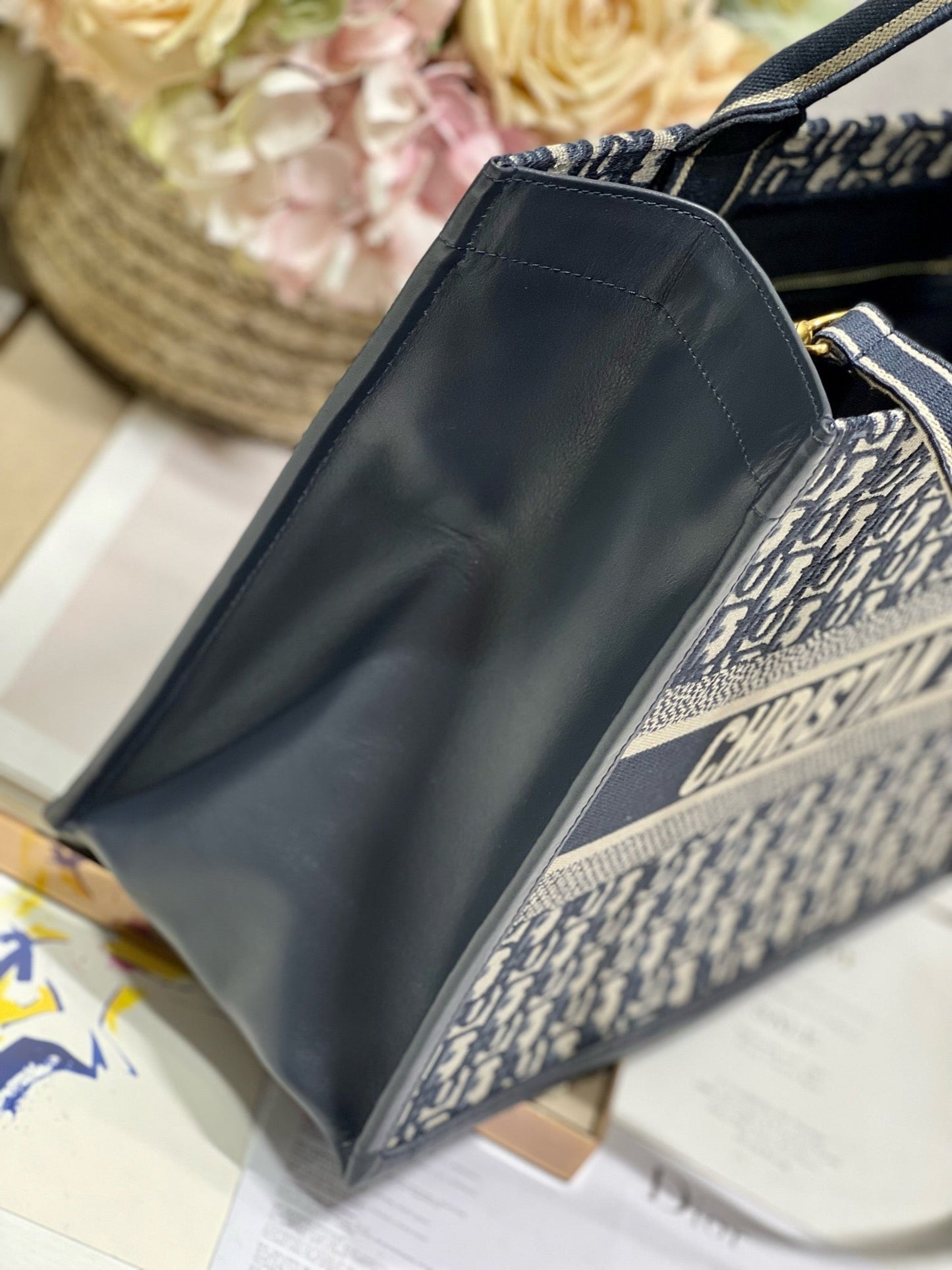 CD MEDIUM BOOK TOTE 36 BLUE OBLIQUE EMBROIDERY Amelia