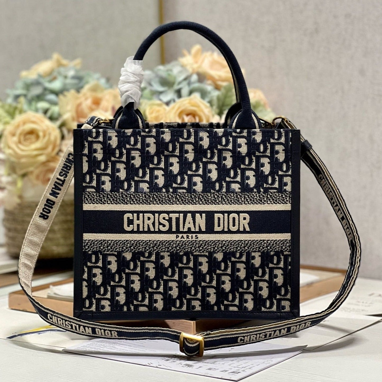 CD SMALL BOOK TOTE 26 BLUE OBLIQUE EMBROIDERY Amelia