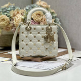 SMALL LADY 20 BUTTERFLY STUD WHITE LAMBSKIN Amelia
