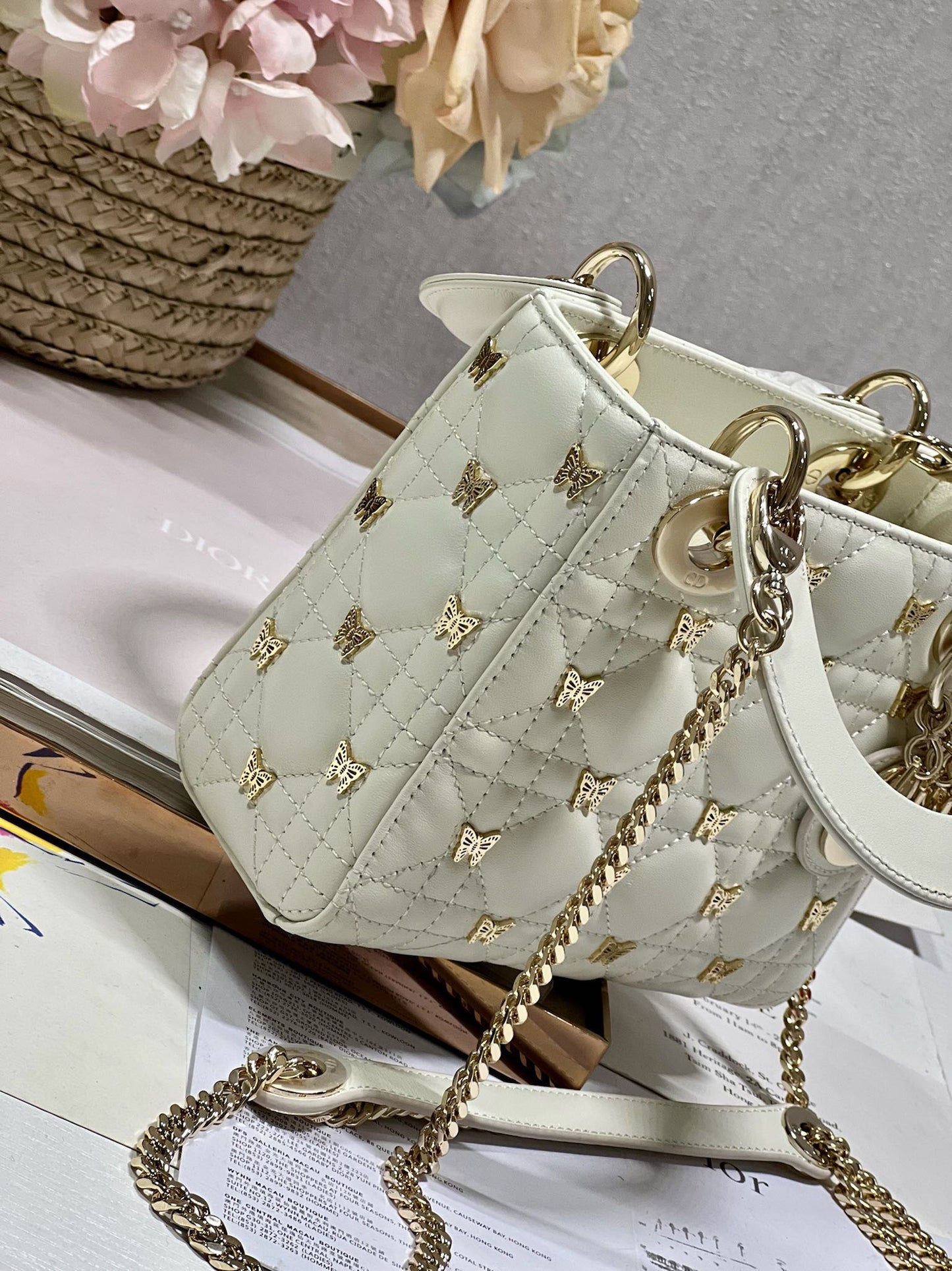 MINI LADY 17 BUTTERFLY STUD WHITE LAMBSKIN Amelia