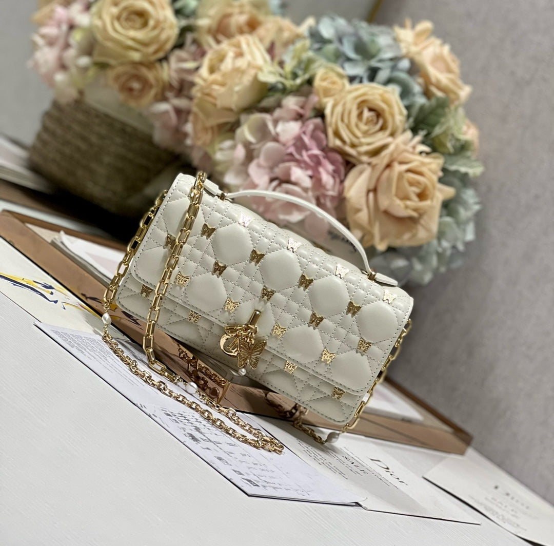 MISS LADY 21 BUTTERFLY STUD WHITE LAMBSKIN Amelia
