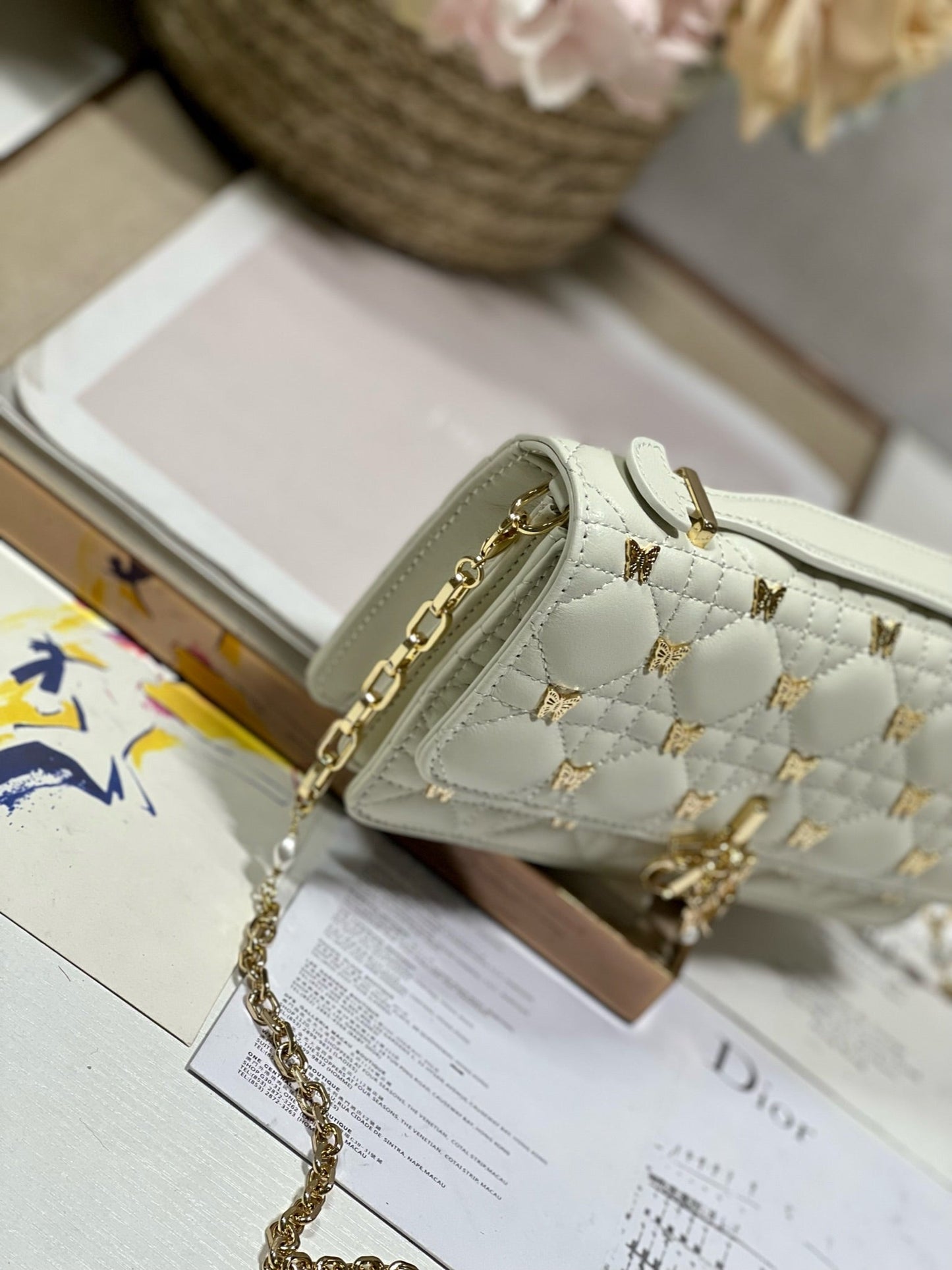 MISS LADY 21 BUTTERFLY STUD WHITE LAMBSKIN Amelia
