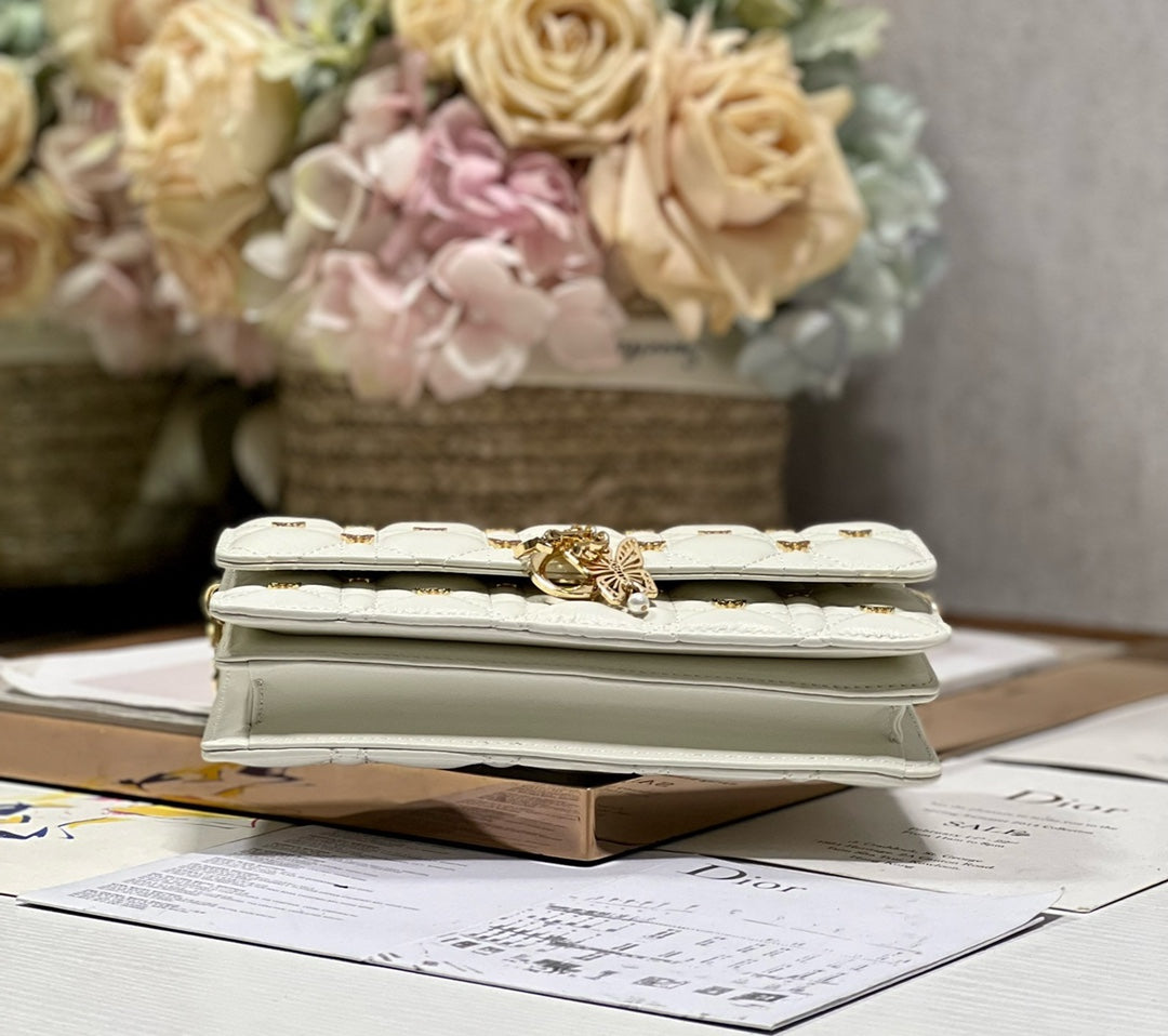 MISS LADY 21 BUTTERFLY STUD WHITE LAMBSKIN Amelia