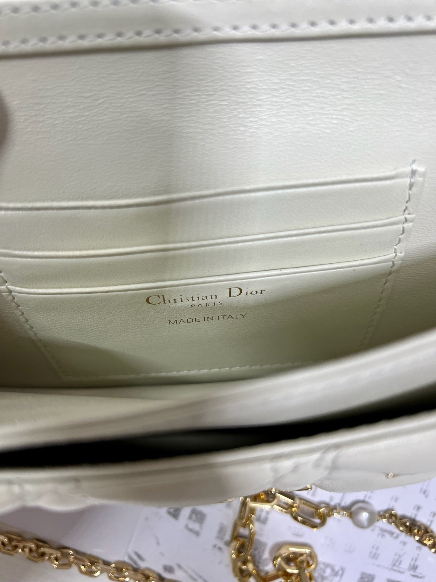 MISS LADY 21 BUTTERFLY STUD WHITE LAMBSKIN Amelia