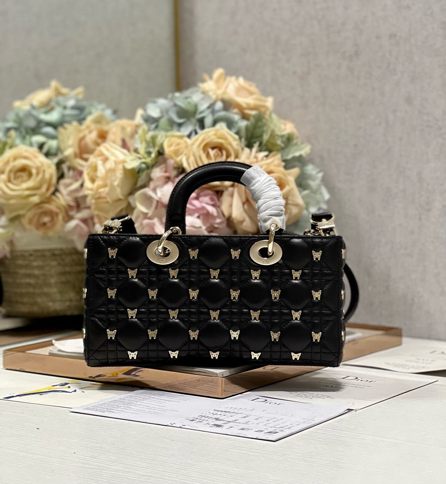 MEDIUM LADY D-JOY 26 BUTTERFLY STUD BLACK LAMBSKIN Amelia