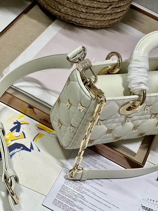 SMALL LADY D-JOY 22 BUTTERFLY STUD WHITE LAMBSKIN Amelia