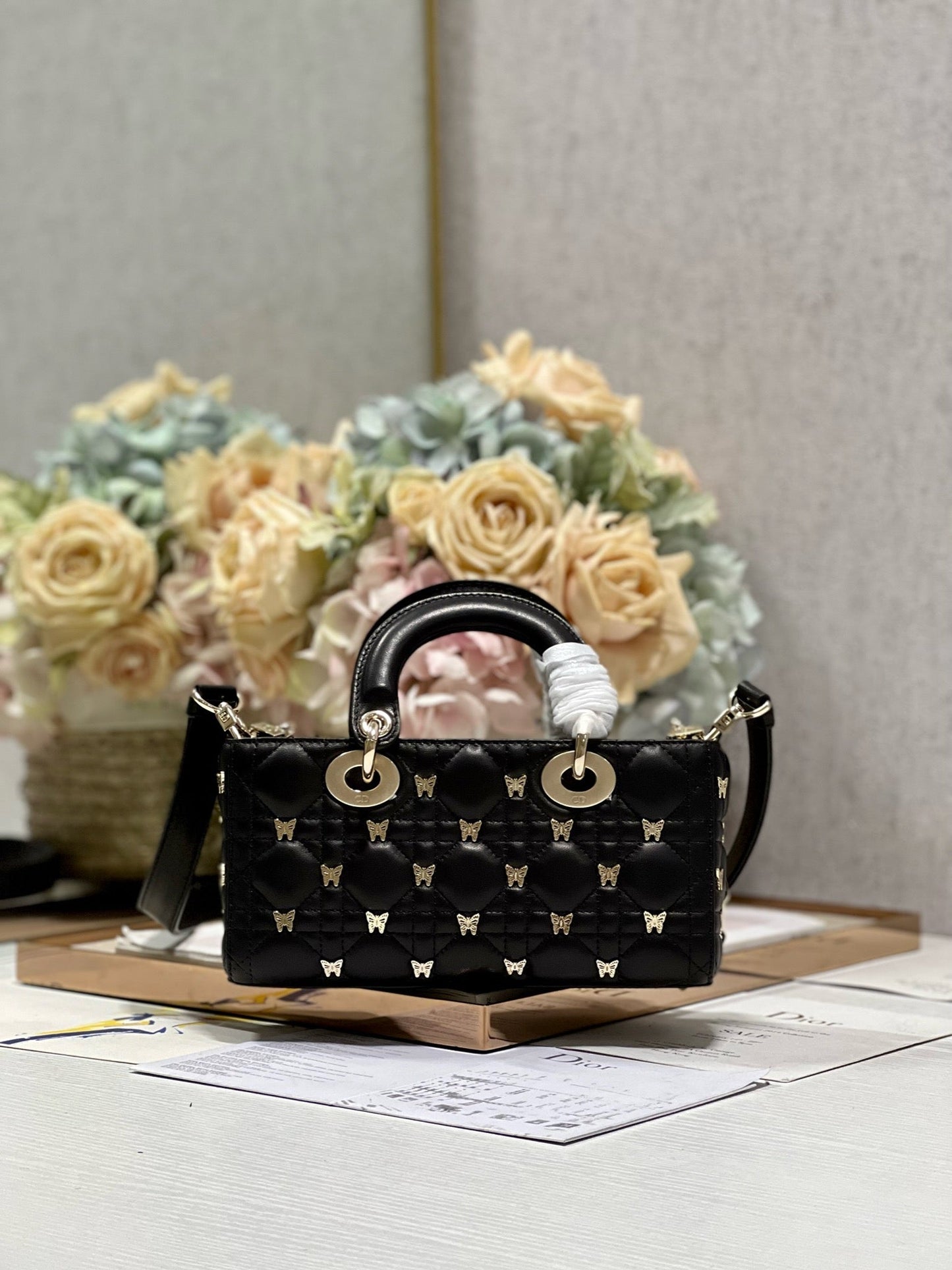 SMALL LADY D-JOY 22 BUTTERFLY STUD BLACK LAMBSKIN Amelia